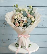 Букет цветов из:  Розы и Лизиантусы в Илек