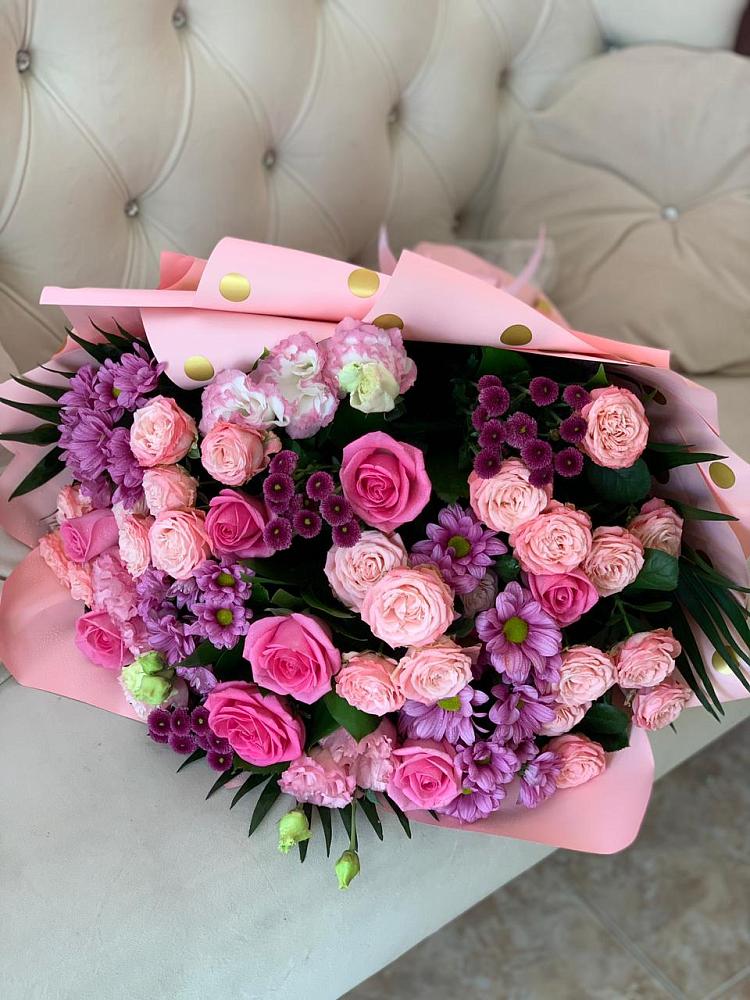 Букет цветов из: Хризантемы, Розы и Лизиантусы в Илек