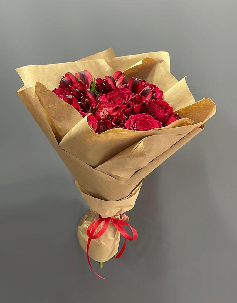 Букет цветов из: Альстромерии и Розы в Илек