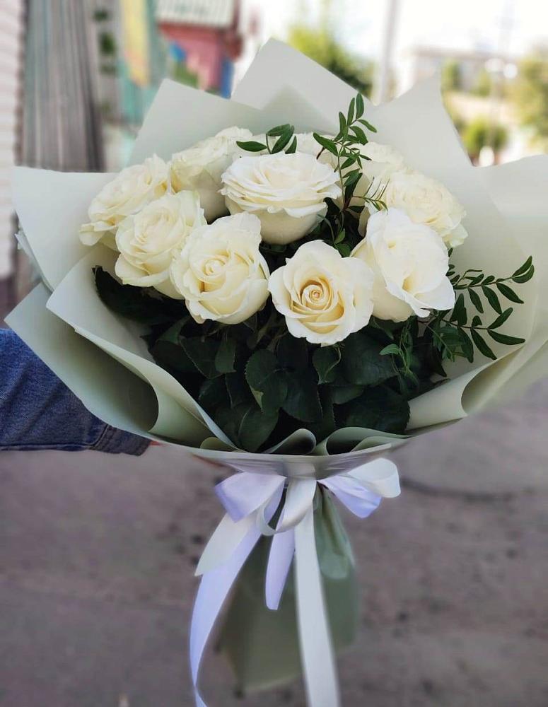 Букет Белые розы Проуд в Илек