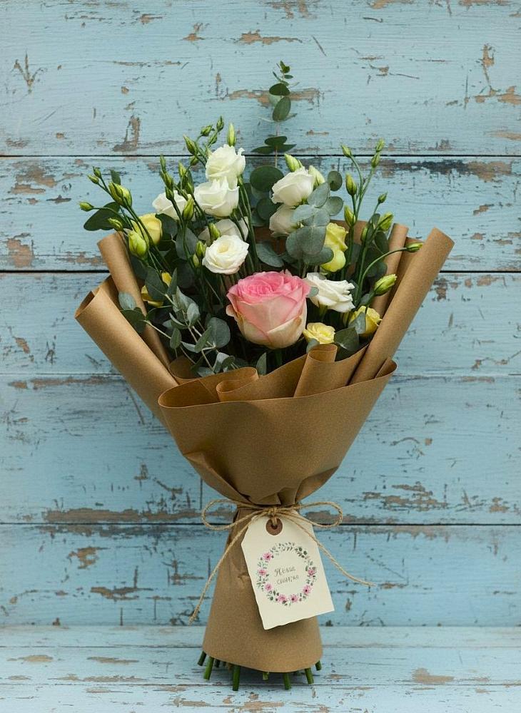 Букет цветов из: Розы и Лизиантусы в Илек