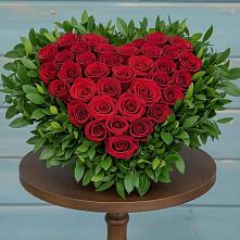 Цветочная композиция из Розы в виде сердца в Илек