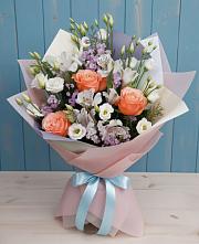 Букет цветов из:  Лизиантусы, Розы, Альстромерии и Гипсофила в Илек
