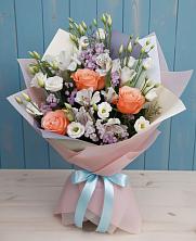 Букет цветов из:  Лизиантусы, Розы, Альстромерии и Гипсофила в Илек