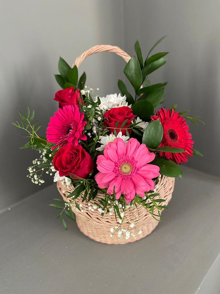 Цветочная композиция из Розы, Хризантемы и Герберы в корзине в Илек