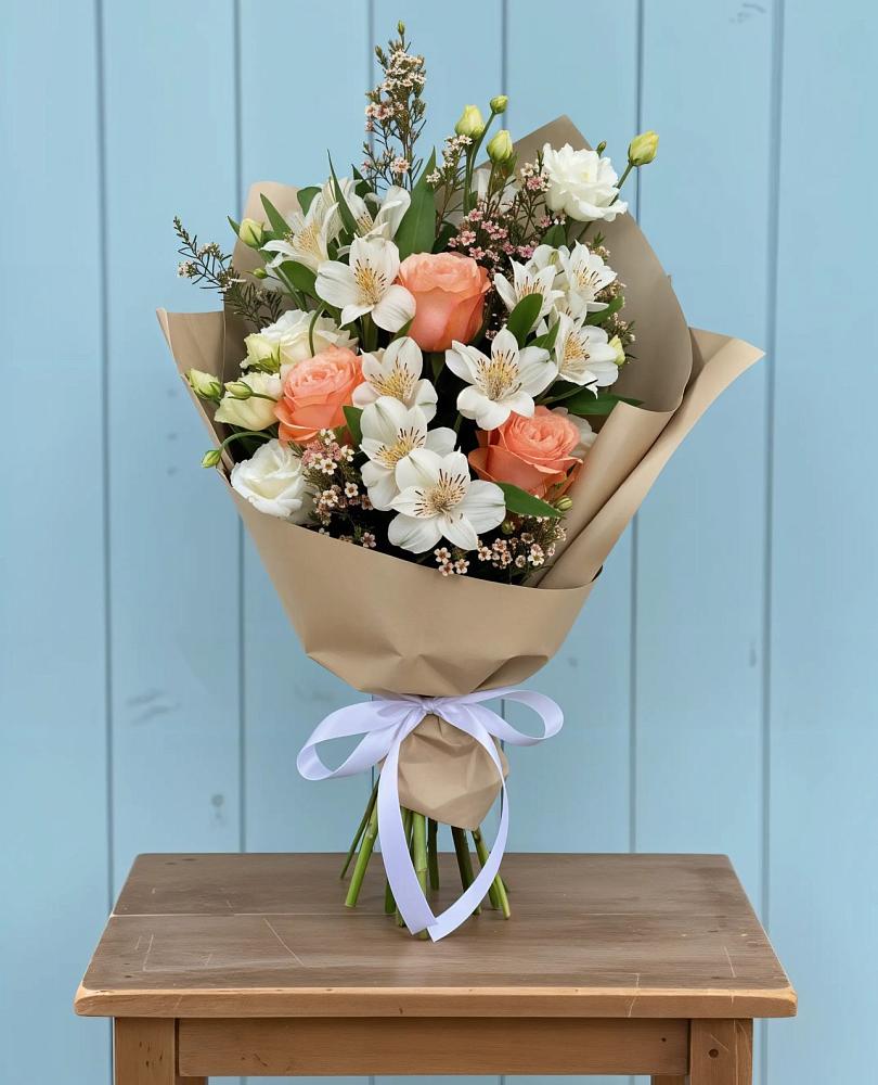 Букет цветов из: Альстромерии, Лизиантусы, Розы и Хризантемы в Илек
