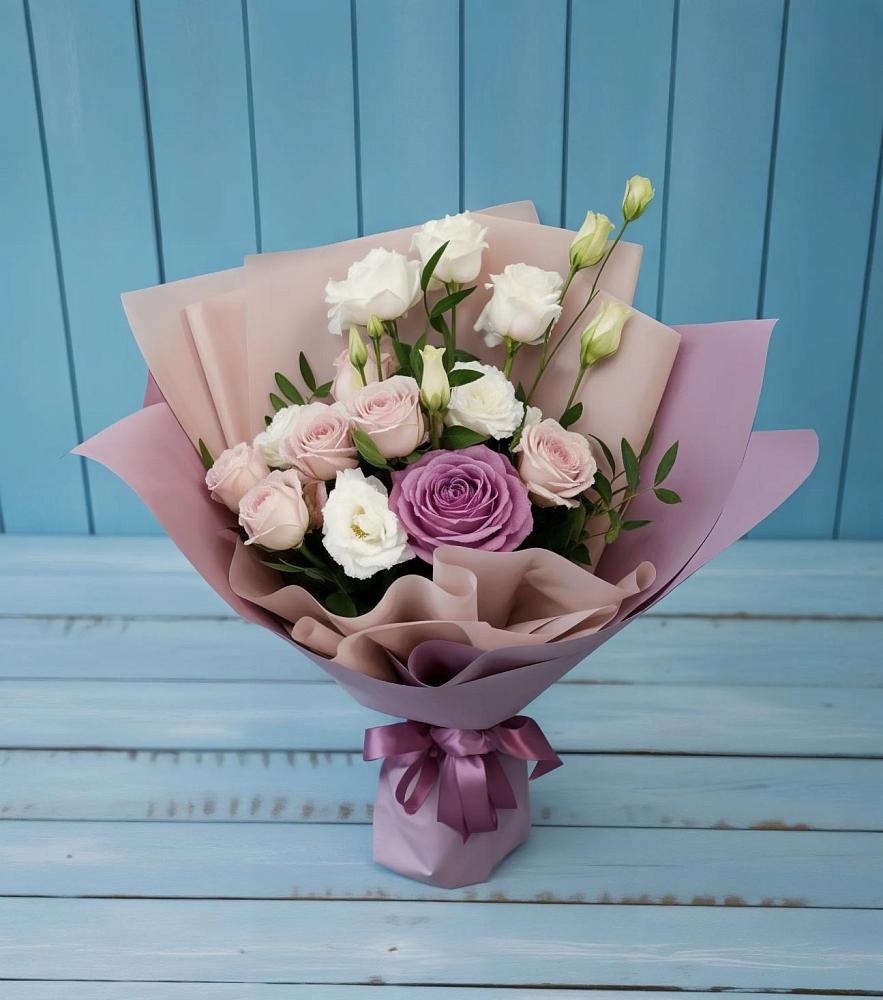 Букет цветов из: Розы и Лизиантусы в Илек